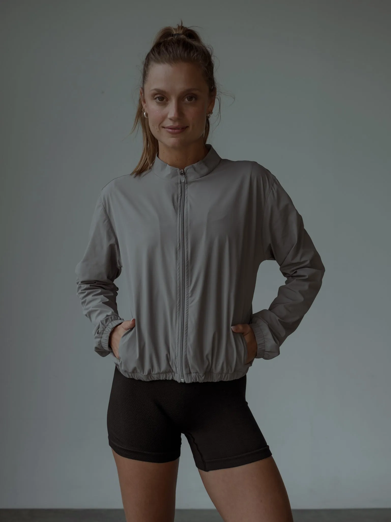 RACE WINDBREAKER - GRAY