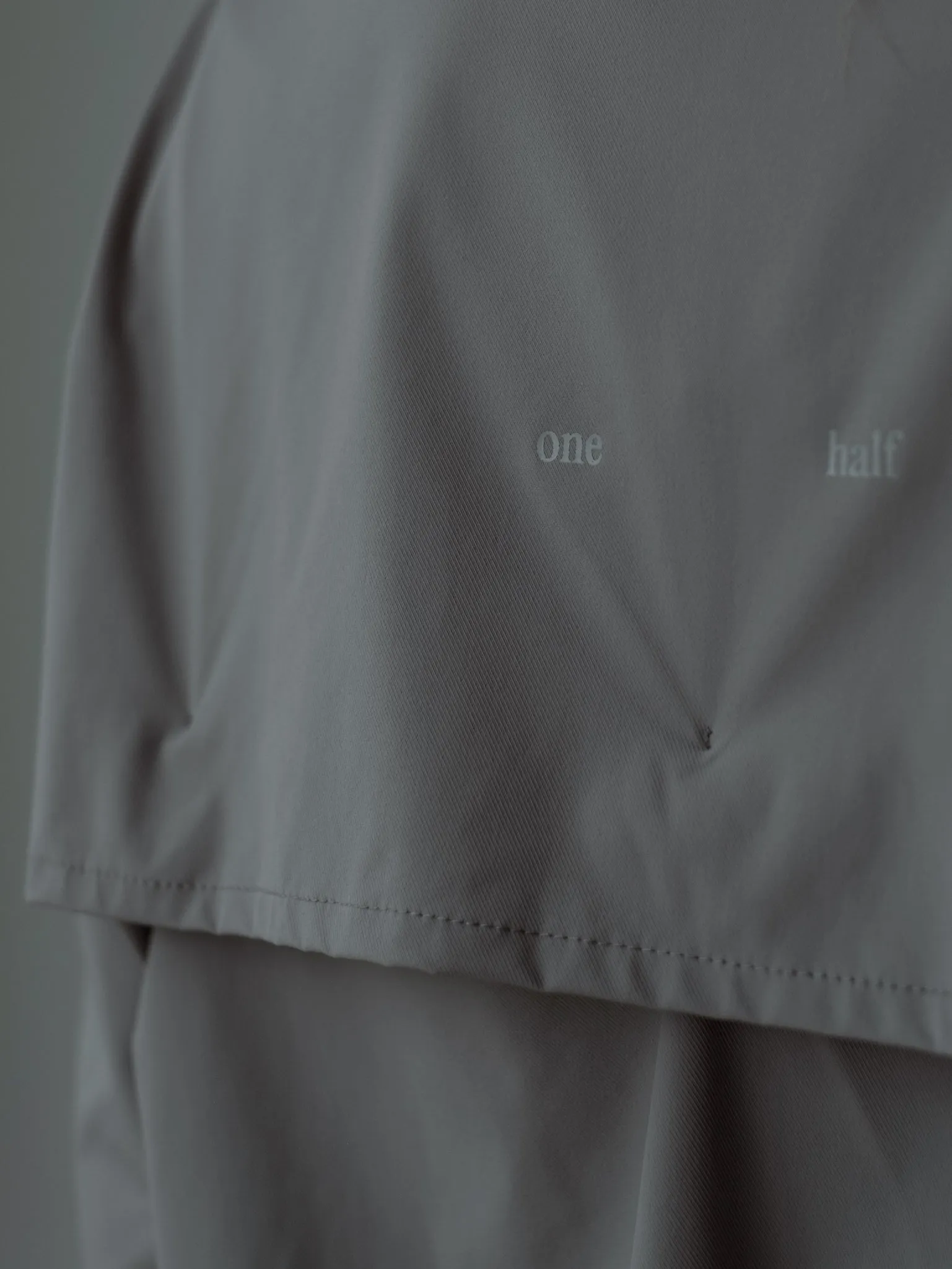 RACE WINDBREAKER - GRAY