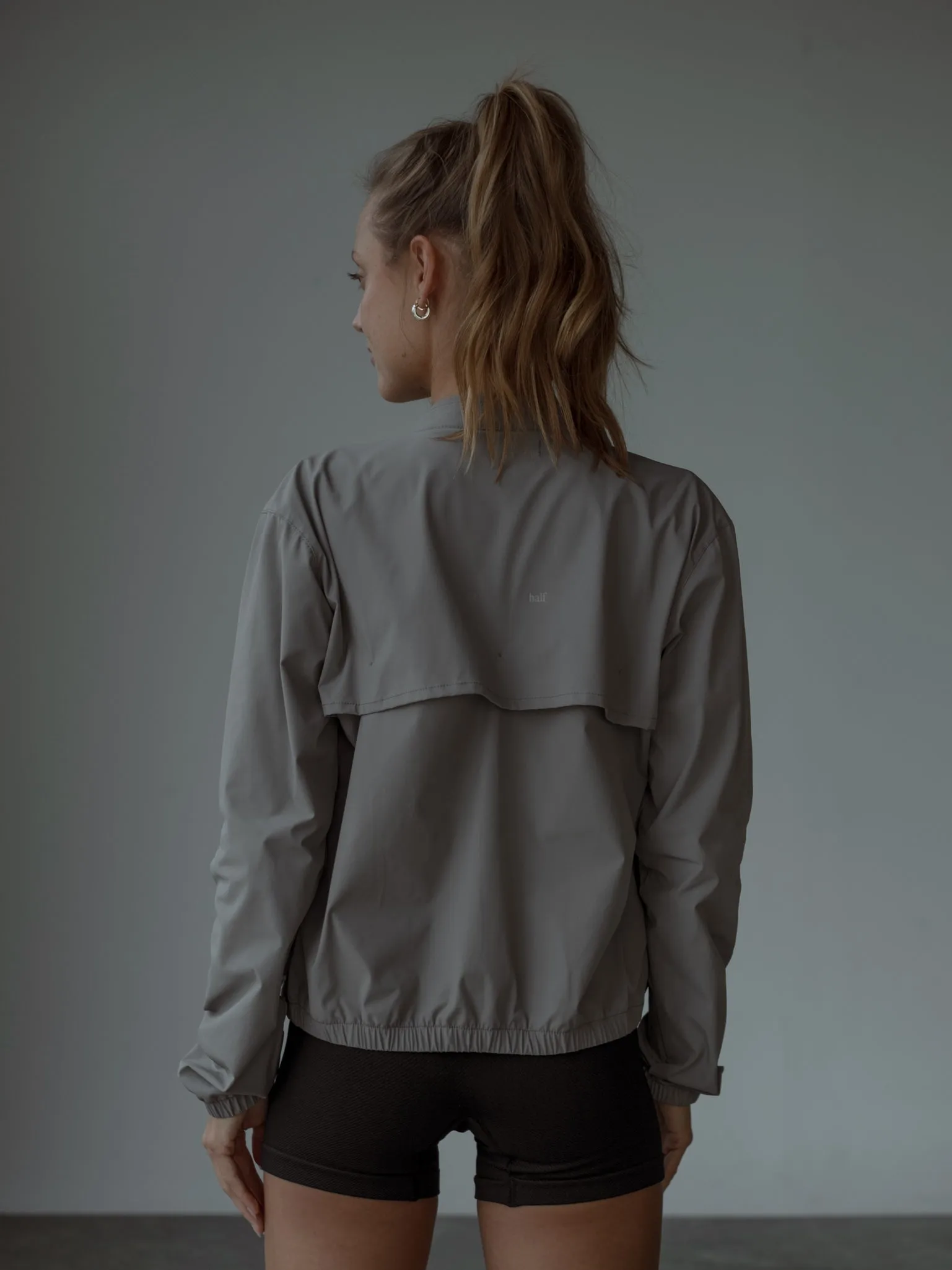 RACE WINDBREAKER - GRAY